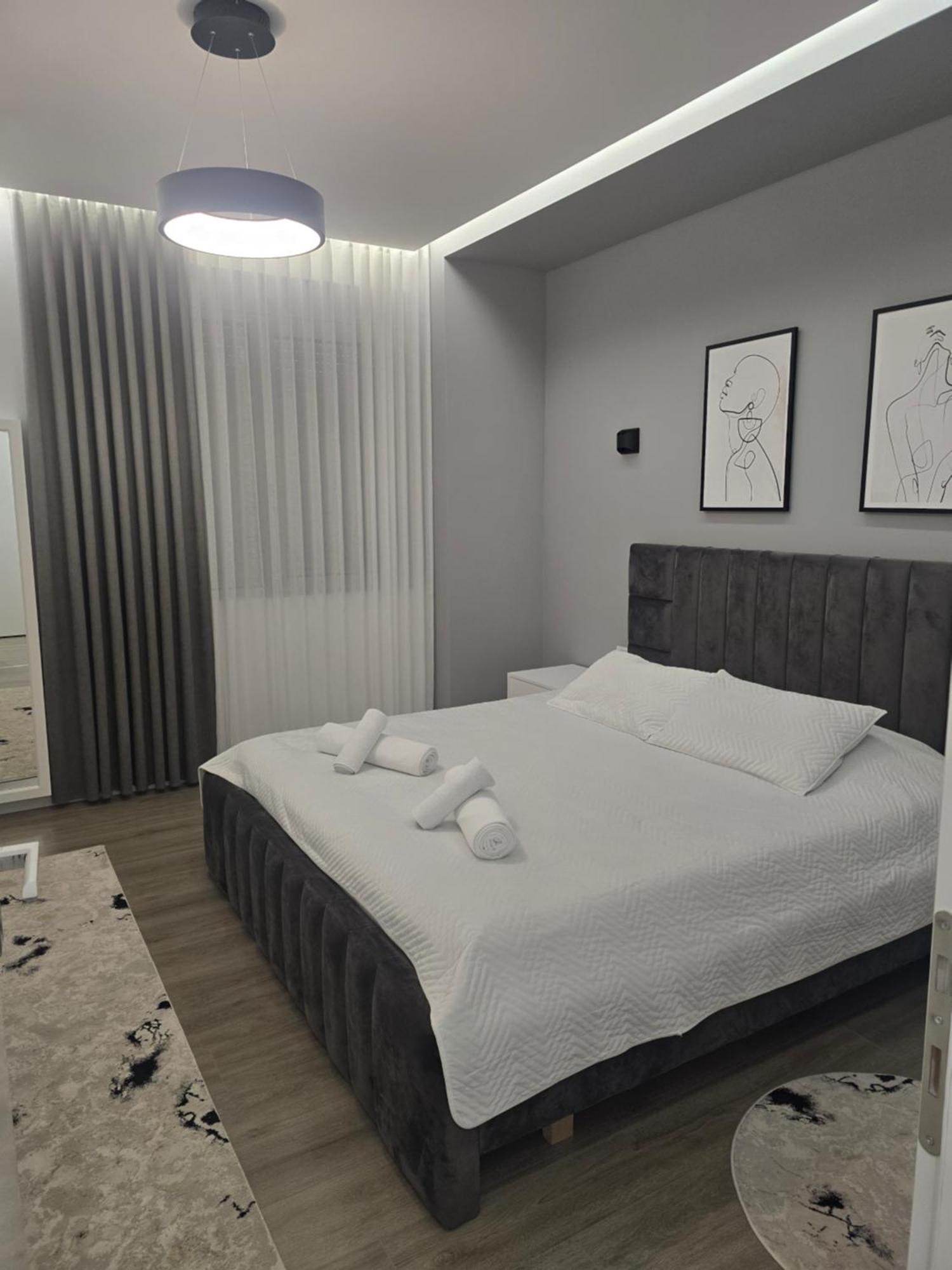Riar Apartaments Korce Eksteriør billede
