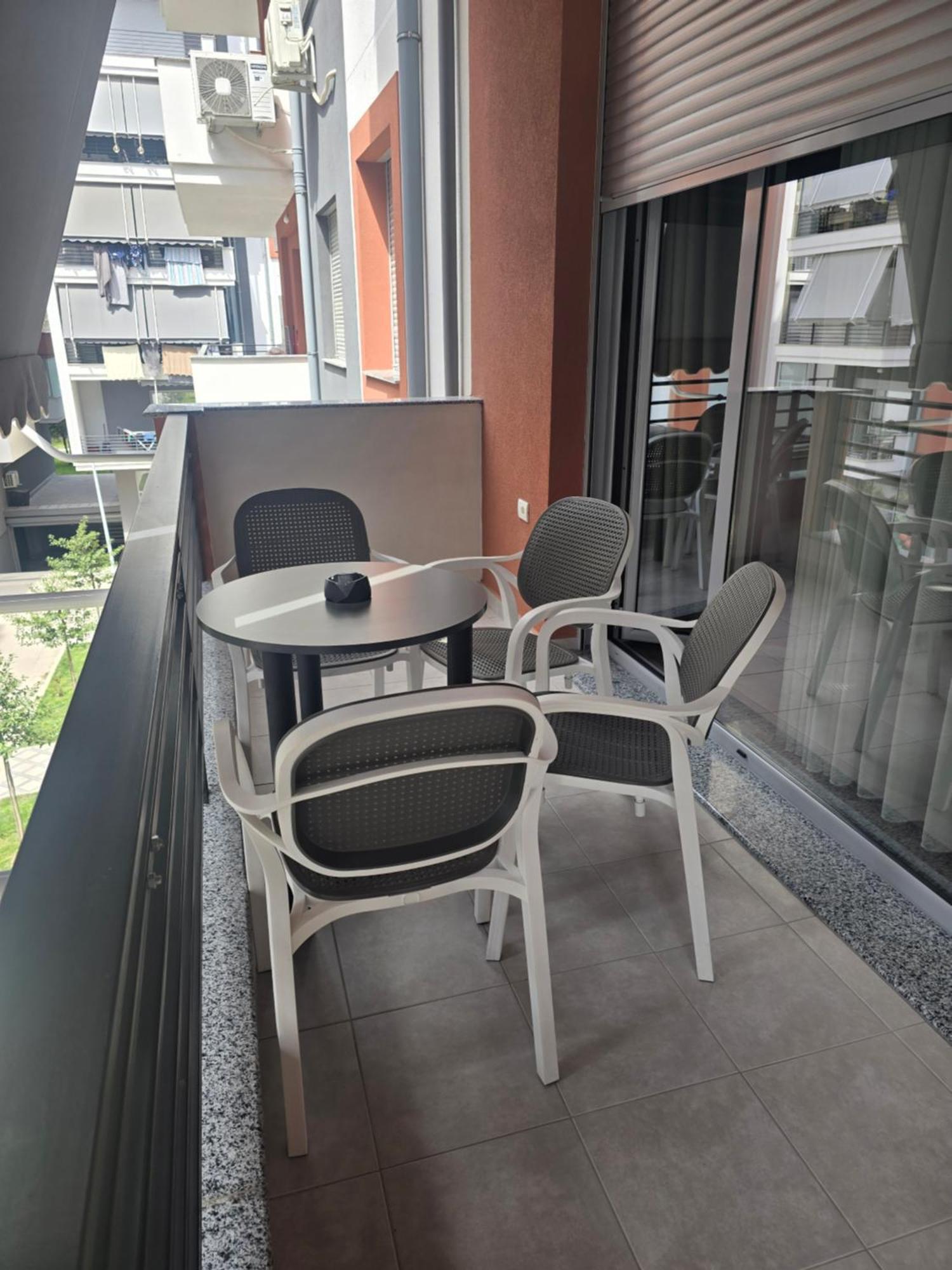 Riar Apartaments Korce Eksteriør billede